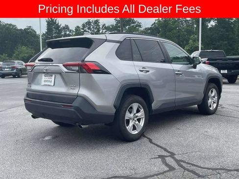 Used 2020 Toyota RAV4 XLE AWD/4WD image 5