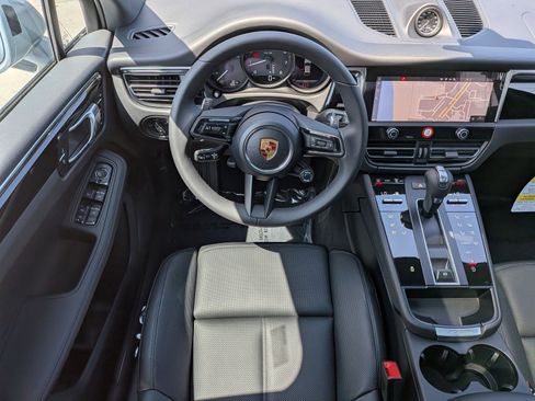 New 2026 Porsche Macan image 15