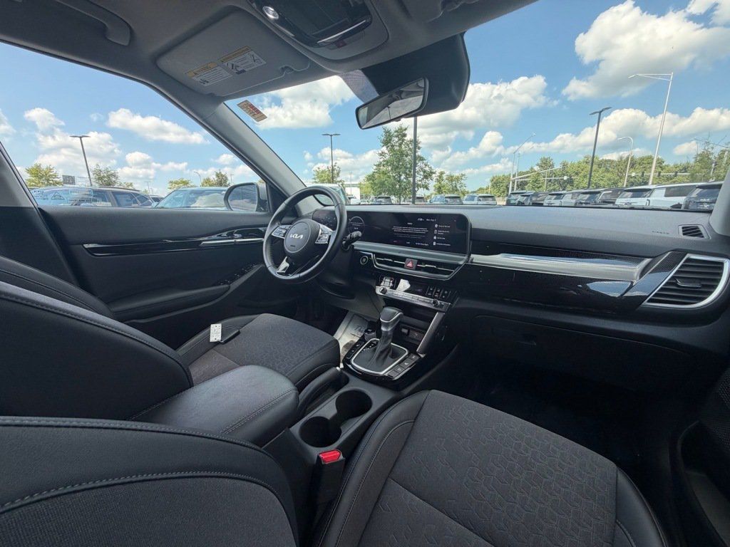 Used 2024 Kia Seltos S AWD/4WD image 10