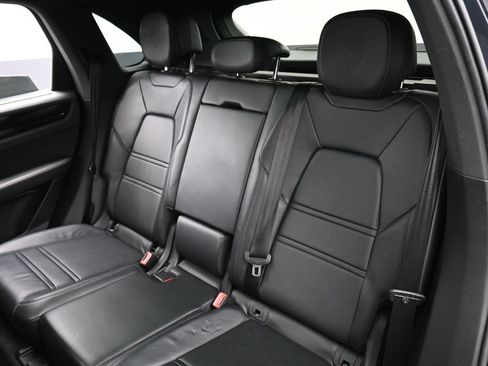 Certified 2022 Porsche Cayenne AWD/4WD image 24