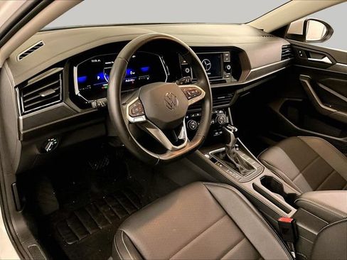 Used 2023 Volkswagen Jetta SE w/ Panoramic Sunroof Package FWD image 12