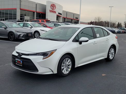 New 2026 Toyota Corolla LE image 3