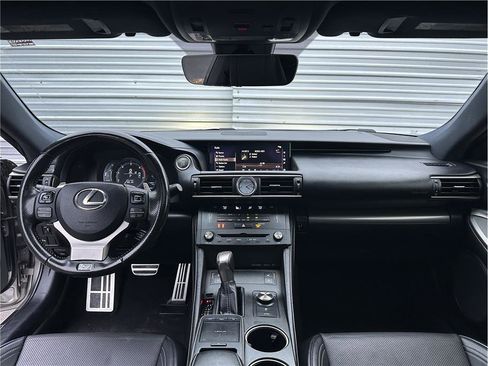 Used 2018 Lexus RC 300 image 17