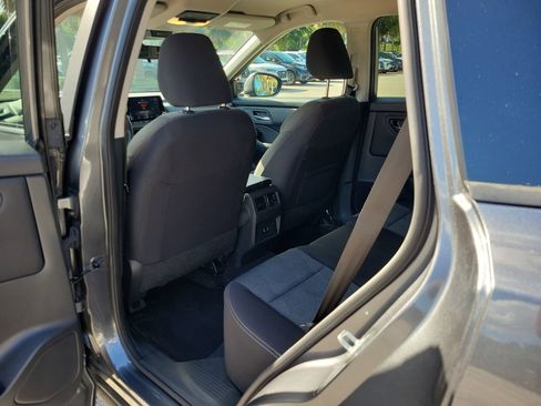 Used 2025 Nissan Rogue SV FWD image 9