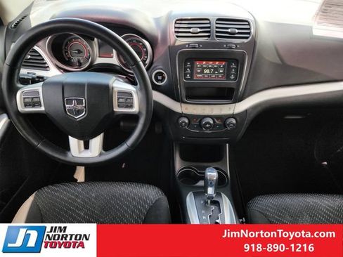 Used 2018 Dodge Journey SE w/ Popular Equipment Group FWD image 25