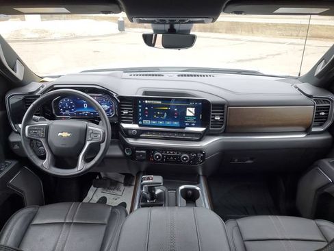 Used 2025 Chevrolet Silverado 1500 High Country AWD/4WD image 24