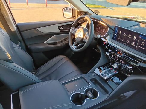 Used 2025 Acura MDX FWD w/ Technology Package image 9