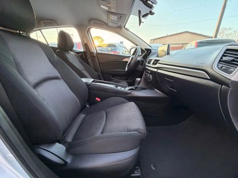 Used 2017 MAZDA MAZDA3 Sport image 19