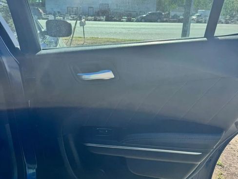 Used 2015 Dodge Charger SE w/ Popular Equipment Group image 16