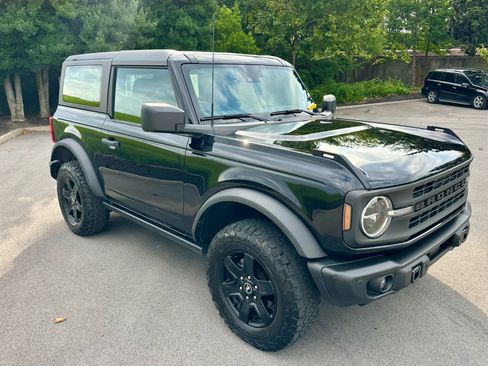 Used 2023 Ford Bronco 2-Door AWD/4WD image 3