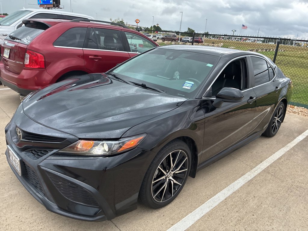 Used 2021 Toyota Camry SE FWD image 5