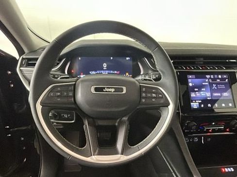 Used 2023 Jeep Grand Cherokee L Laredo AWD/4WD image 14