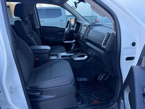Used 2023 Nissan Frontier SV w/ Technology Package image 28