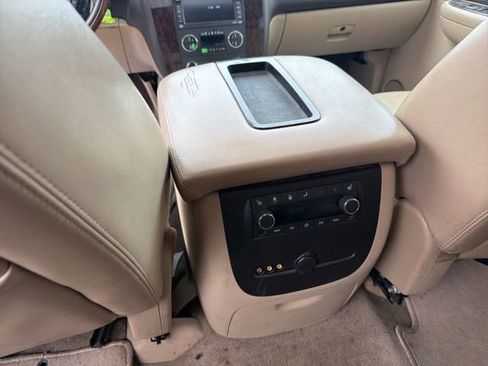 Used 2009 GMC Yukon XL Denali image 24