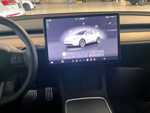 Used 2024 Tesla Model Y Performance image 6