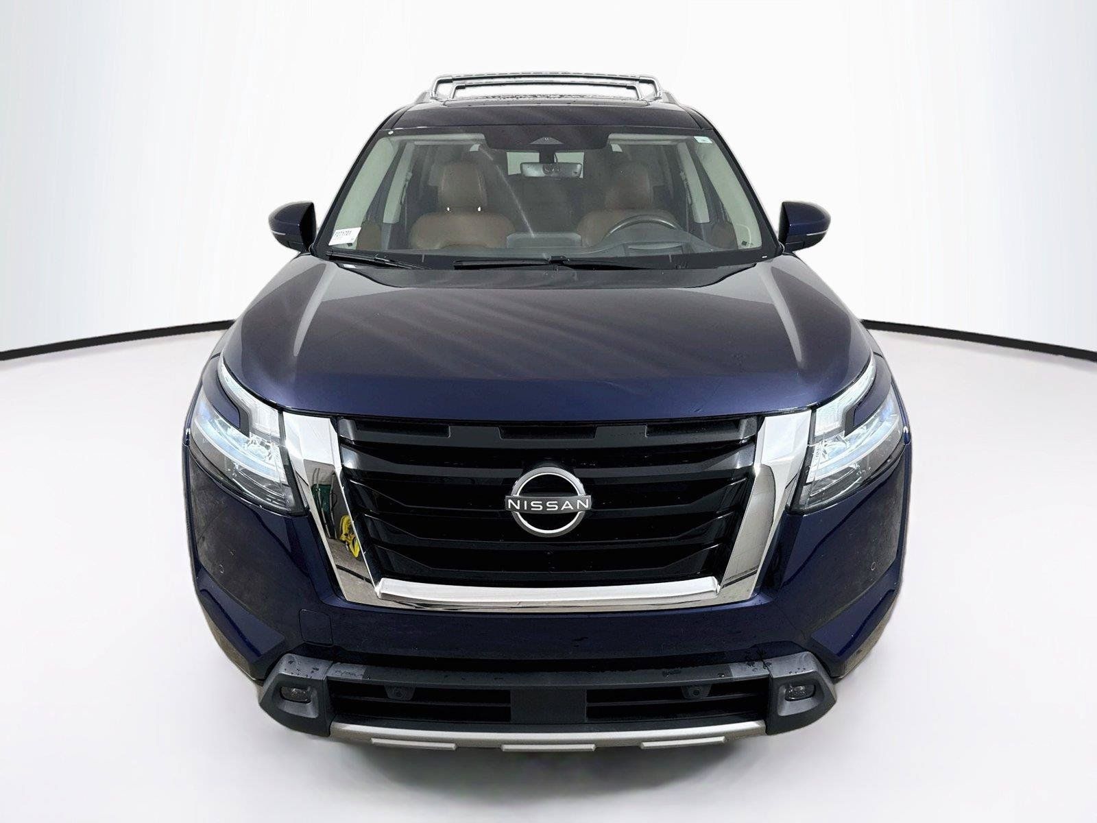 Used 2023 Nissan Pathfinder Platinum w/ Cargo Package AWD/4WD image 8