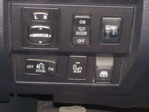 Used 2017 Toyota Tundra SR5 w/ TRD Off Road Package image 23