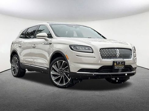 Used 2022 Lincoln Nautilus Reserve w/ Equipment Group 201A image 2