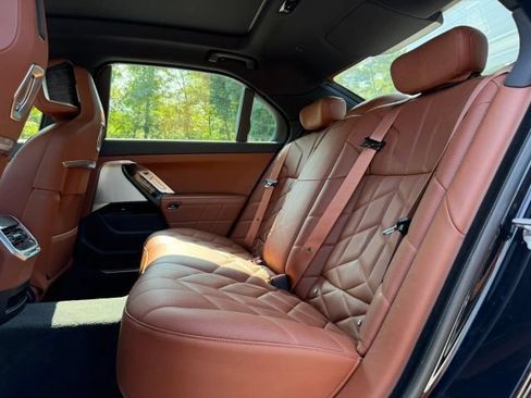 Used 2023 BMW 760i xDrive AWD/4WD image 12