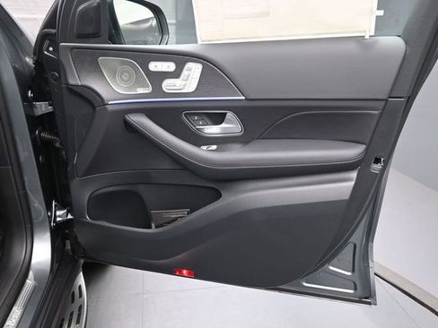 Used 2026 Mercedes-Benz GLS 450 4MATIC image 33