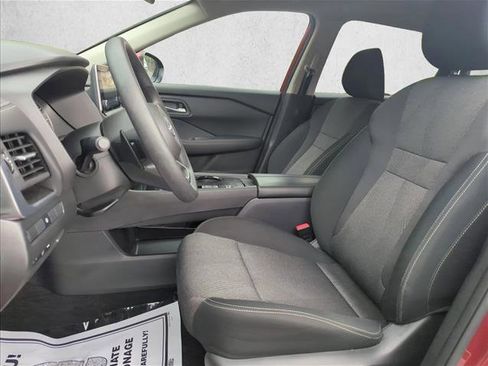 Used 2024 Nissan Rogue SV image 17