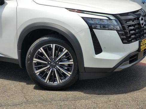 New 2026 Nissan Pathfinder Platinum w/ Cargo Package AWD/4WD image 3