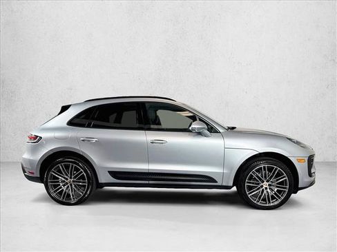 Certified 2026 Porsche Macan AWD/4WD image 8