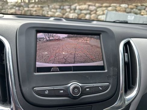 Used 2023 Chevrolet Equinox LS FWD image 21