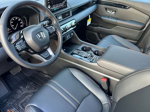 New 2025 Honda Pilot TrailSport image 7