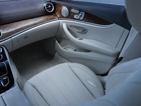 Used 2018 Mercedes-Benz E 300 4MATIC image 25