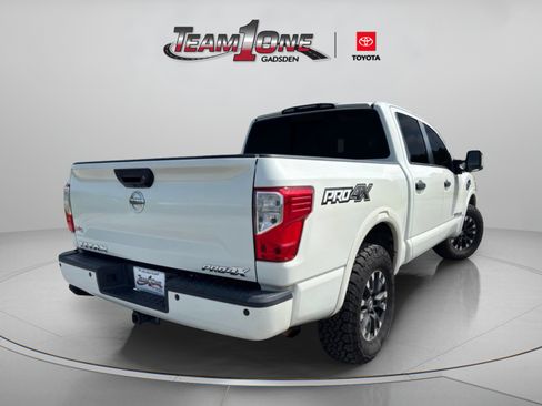 Used 2017 Nissan Titan PRO-4X w/ Pro-4x Convenience Package AWD/4WD image 11