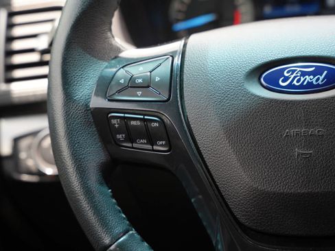 Used 2018 Ford Explorer XLT FWD image 10