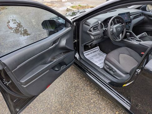Used 2021 Toyota Camry LE FWD image 17