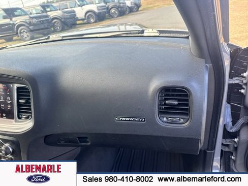 Used 2023 Dodge Charger R/T w/ Blacktop Package image 32