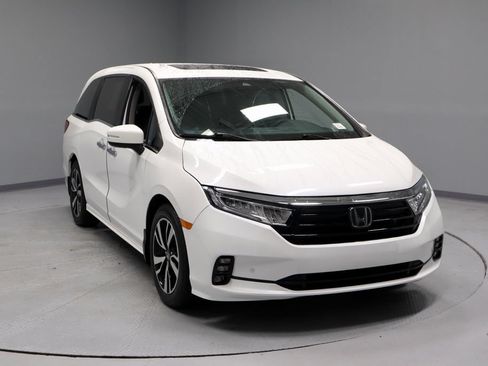 Used 2023 Honda Odyssey Touring image 1