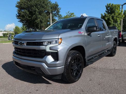 Used 2025 Chevrolet Silverado 1500 RST AWD/4WD image 2