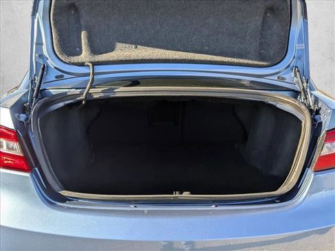 Used 2011 Chrysler 200 Limited image 6