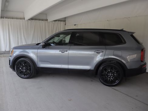 Used 2022 Kia Telluride SX w/ Nightfall Edition Package AWD/4WD image 22