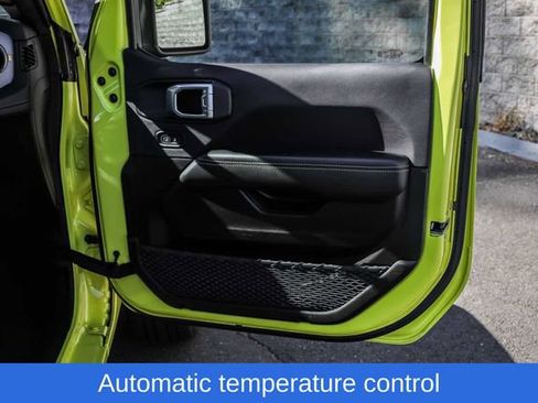 Used 2024 Jeep Wrangler Unlimited Sahara AWD/4WD image 17