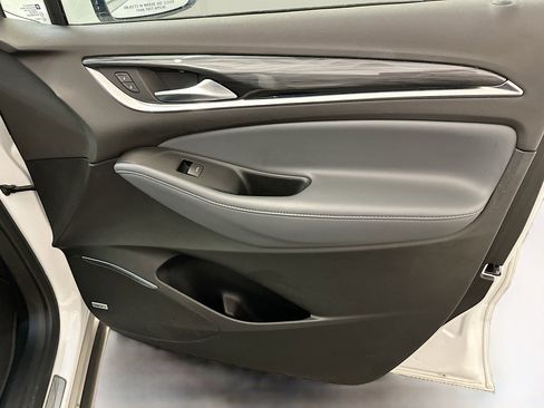 Used 2024 Buick Enclave Premium image 35
