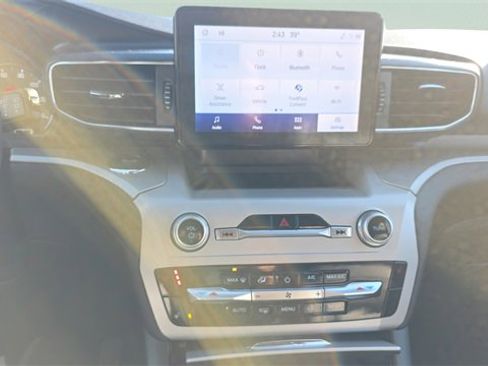 Used 2023 Ford Explorer XLT w/ Equipment Group 202A image 18