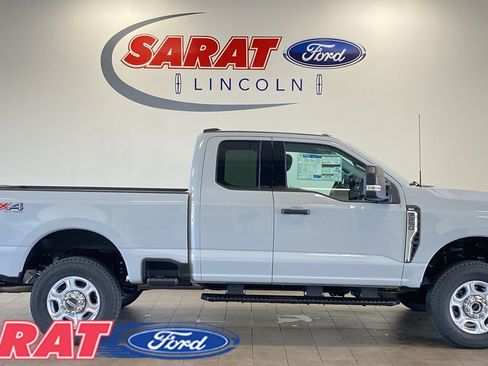 New 2026 Ford F250 XLT w/ FX4 Off-Road Package AWD/4WD image 1