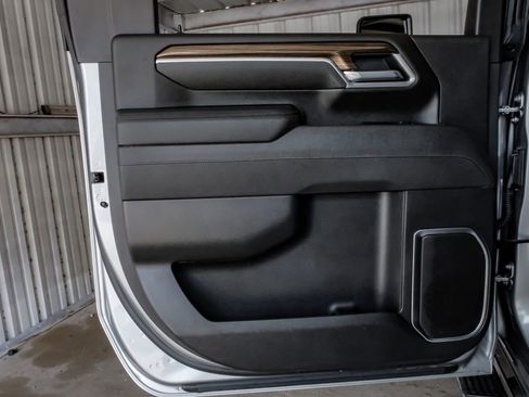 Used 2025 Chevrolet Silverado 2500 LT w/ Convenience Package image 47