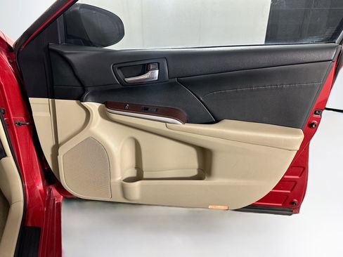 Used 2013 Toyota Camry XLE FWD image 32