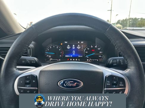 Used 2022 Ford Explorer XLT w/ Equipment Group 202A image 12