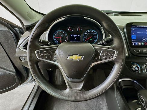 Certified 2025 Chevrolet Malibu LT FWD image 9
