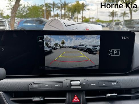 New 2025 Kia K4 LXS image 18
