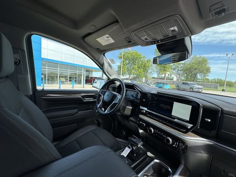 Used 2024 Chevrolet Silverado 1500 RST w/ Z71 Off-Road Package AWD/4WD image 39