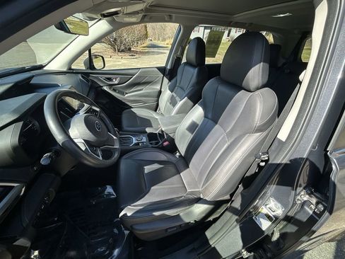 Used 2021 Subaru Forester Touring image 11