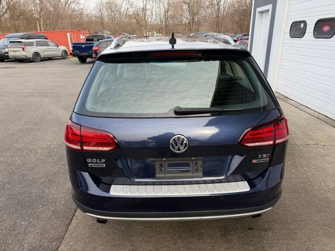 Used 2019 Volkswagen Golf Alltrack SE image 5